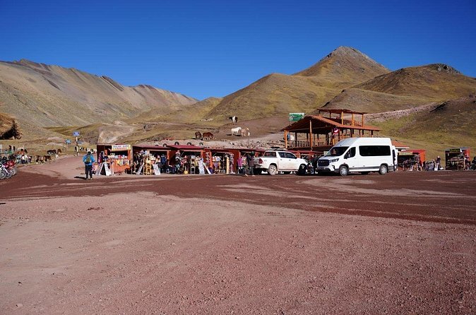 1 Day Rainbow Mountain Walking Tour - The return walk and lunch stop
