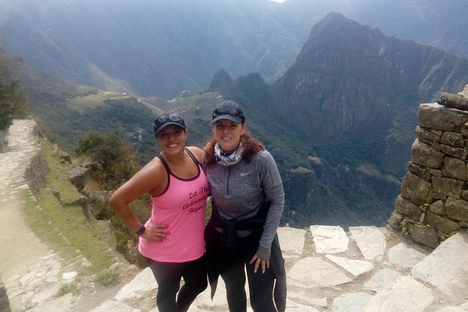 2 Day Hiking Short Inca Trail to Machu Picchu - Day one: from Cusco to kilometer 104