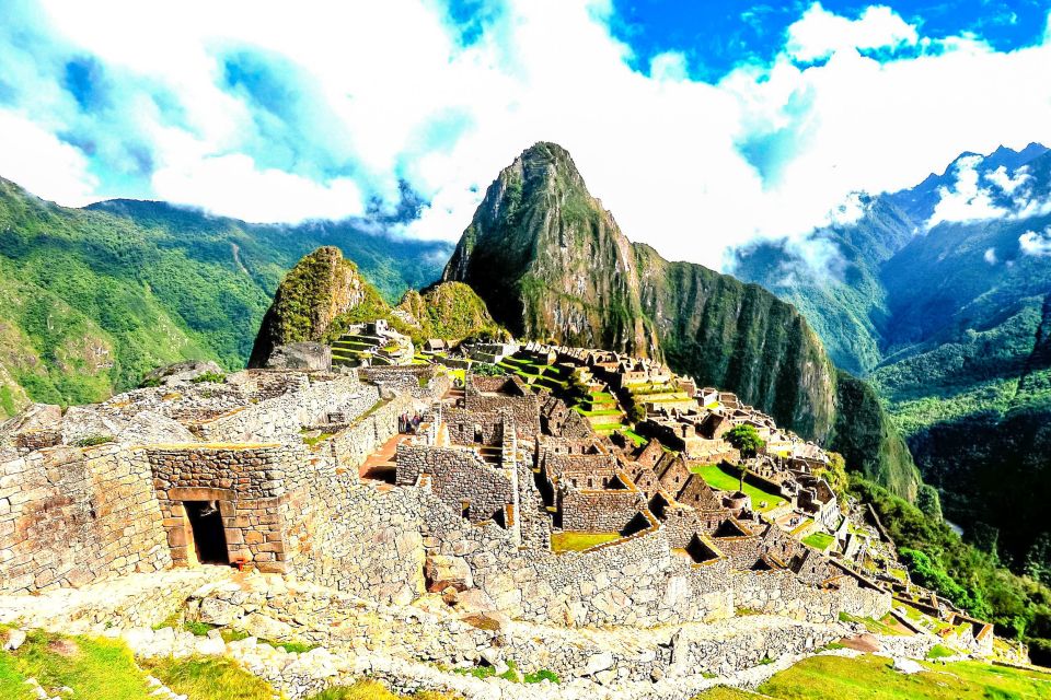 2-Day Inca Trail Hike to Machu Picchu & Panoramic Train - The descent to Aguas Calientes