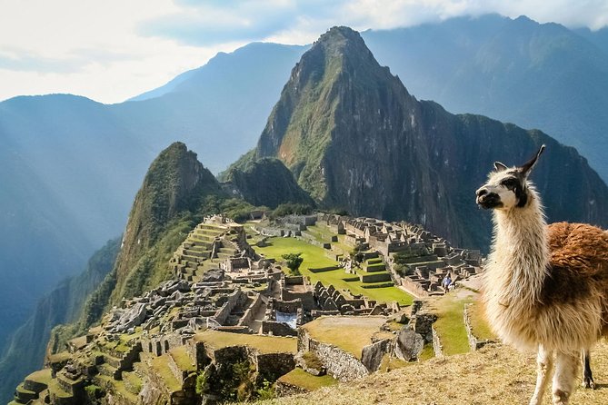 2-Day Machu Picchu and Rainbow Mountain Tour (Small group or Private) - Leaving Cusco before sunrise for Machu Picchu