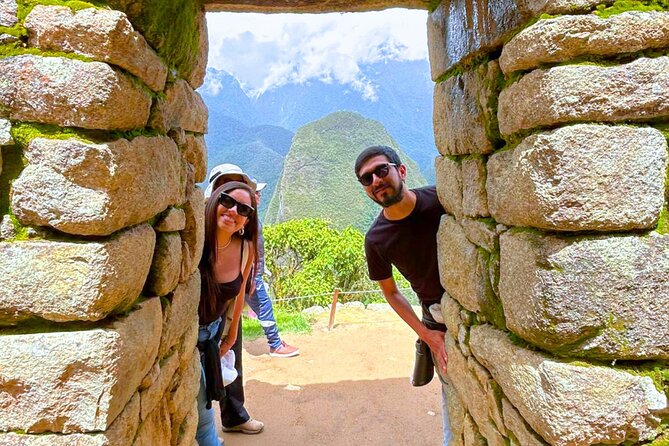 2 Day Machu Picchu & Sacred Valley Tour from Cusco /Train & Guide - Lunch in Urubamba