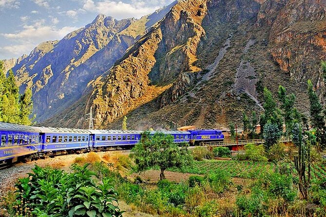 2-Day Machu Picchu Tour by Expedition Train or Voyager Train - The 9:00 a.m. pickup and road to Ollantaytambo