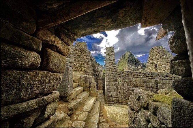 2-Day Private Short Inca Trail to Machu Picchu - Day two: Machu Picchu on a one-way circuit