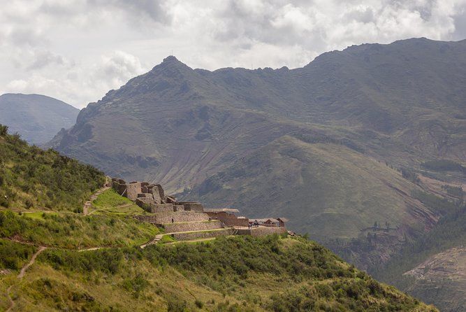 2 Day Sacred Valley Machupicchu by Vistadome Train & 4 Star Hotel - Pisac combines shopping with an important Inca site