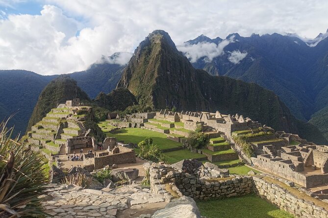 2-Day Tour in Sacred Valley and Machu Picchu from Cusco - The guide service: Michael and José