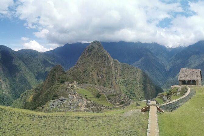 2-Day Tour in Sacred Valley and Machu Picchu from Cusco - Pisac before the crowds and heat