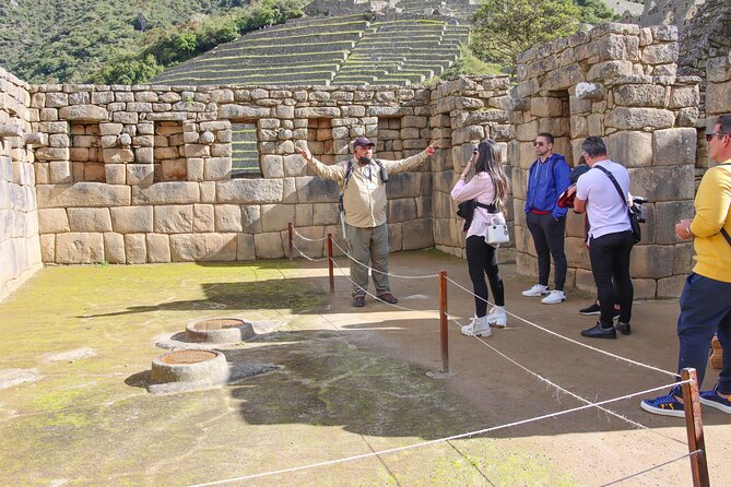 2-Day Tour of the Sacred Valley and Machu Picchu by Train - Choosing between Voyager and Vistadome 360°