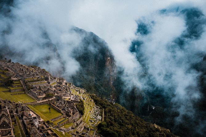 2-Day Tour: Sacred Valley and Machu Picchu by Train - Ollantaytambo: the best archaeological stop before the train