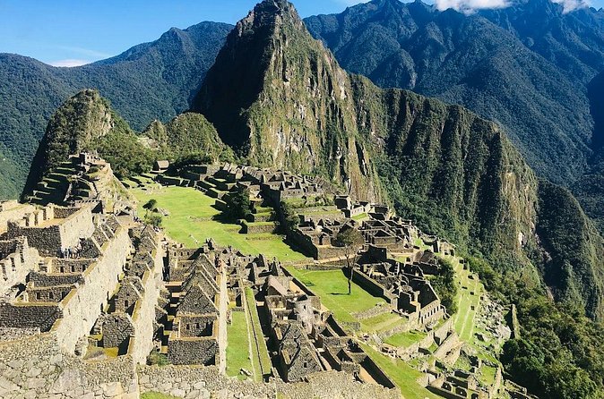 2 Day Tour to Machupicchu by Minivan - A private room in Aguas Calientes