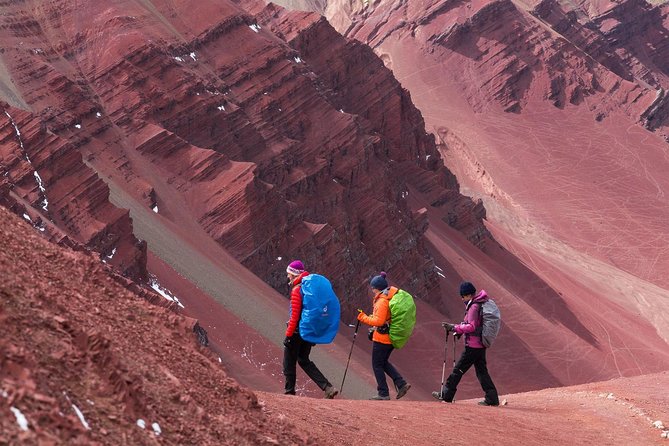 2-Day Trek to Rainbow Mountain from Cusco with Exclusive Mountain Camps - Why this two-day route is different from the quick Rainbow Mountain visit