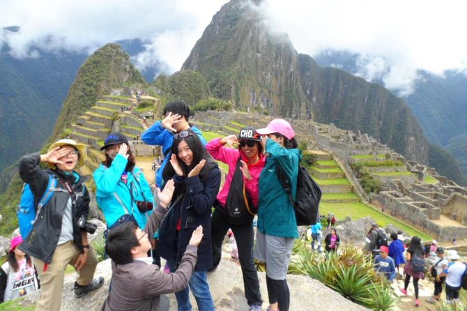 2 Days Machu Picchu Tour from Cusco - A free afternoon beside the Vilcanota River