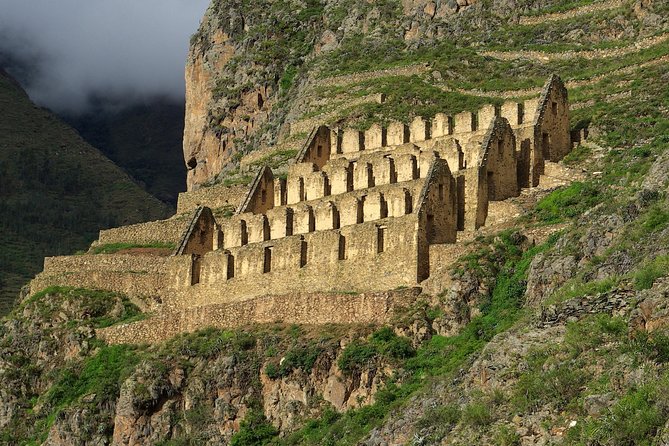 2 Days: Sacred Valley conection to MachuPicchu - Ollantaytambo’s temples and terraces