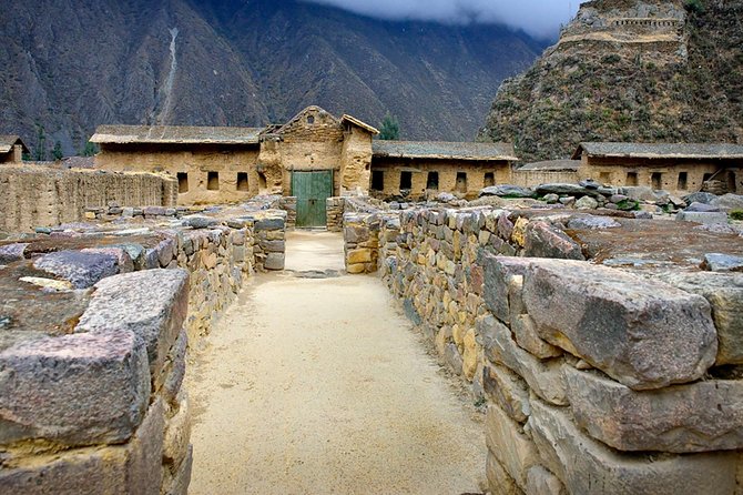 2 Days: Sacred Valley conection to MachuPicchu - Lunch and the return to Cusco