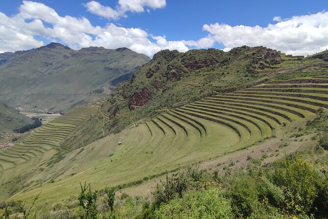 2 Days Sacred Valley Private Tour and Sunrise in Machu Picchu - The train to Aguas Calientes changes the rhythm