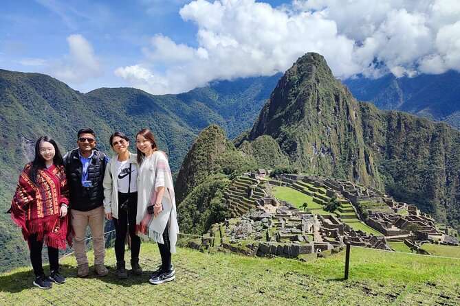 2 Days Sacred Valley Private Tour and Sunrise in Machu Picchu - Taray lookout offers the first wide view
