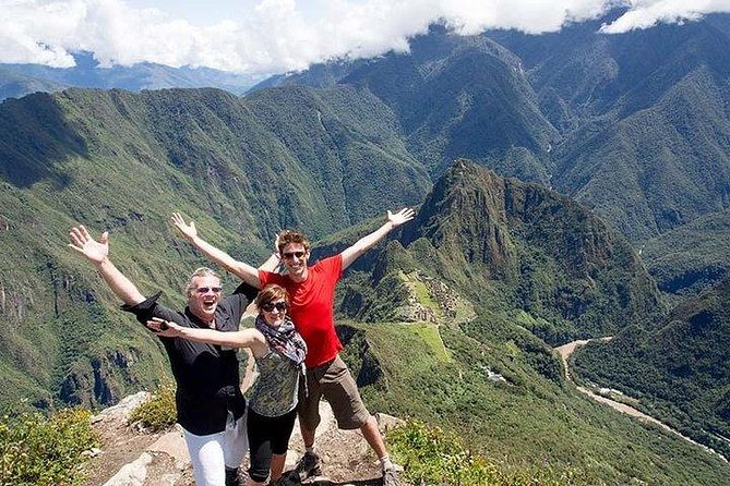 2 Days Tour Sacred Valley and Machu Picchu From Cusco - Chinchero begins the Sacred Valley day