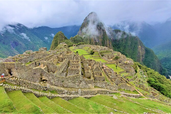 2D1N Sacred Valley of the Incas, Peruvian Cuisine, and Machu Picchu Tour - Optional mountain hikes for an extra $25
