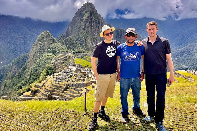 2D1N: Sacred Valley Tour and Machupicchu by Train - A mountain-view lunch stop, with food at your own cost