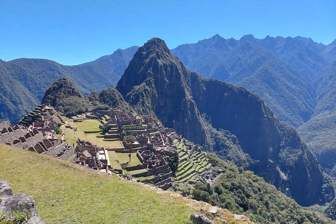 3 Day Sacred Valley: Machupicchu and Rainbow Mountain Tour - Who should book this tour?