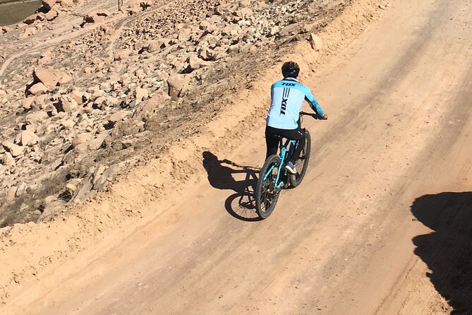 3 Hour Congata Rover Biking Ride Tour in Arequipa - The uphill return is the real test