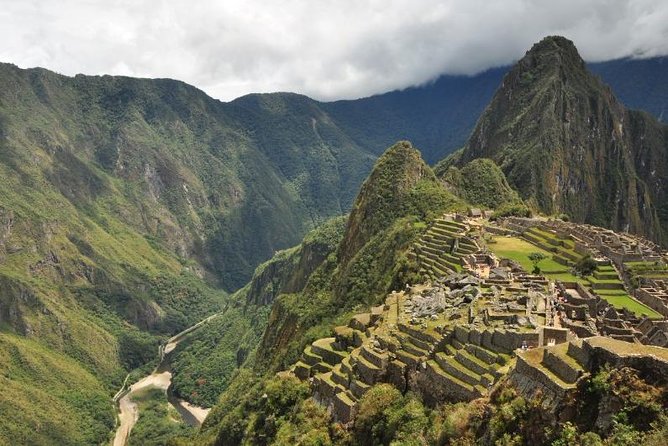 4-Day Lares Trek to Machu Picchu from Cusco - Day 4: Early buses and a guided Machu Picchu visit