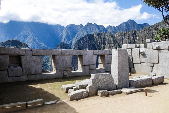 4-Day Machu Picchu , Sacred Valley and Cusco-Private Guided Tour - Day 1: Chinchero weaving, Maras salt, and Moray circles