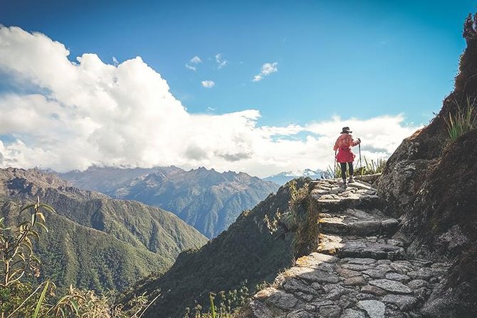 4-Day Trek to Machu Picchu Through the Inca Trail - Day 1: KM 82 and the Vilcanota River Valley