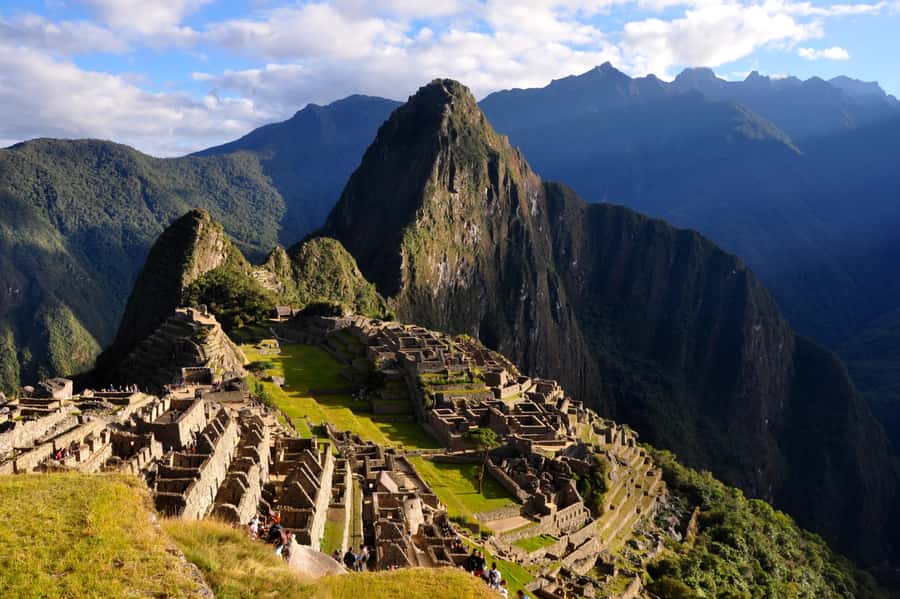 4 Days Inca Jungle Adventure to Machu Picchu - Day 2: Coffee, cacao, and a demanding cloud-forest walk