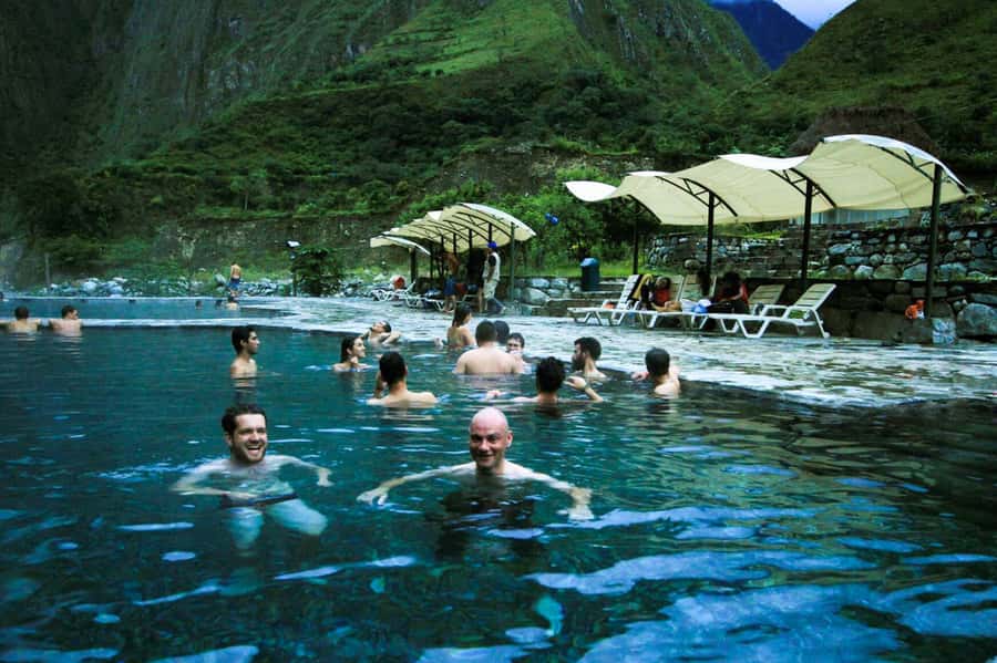 4 Days Inca Jungle Adventure to Machu Picchu - Accommodation, meals, and what to pack