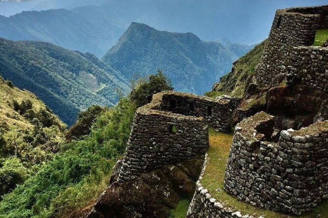 4 Days Inca Trail Adventure to Machu Picchu - Day three: cloud forest, Phuyupatamarca, and Wiñay Wayna