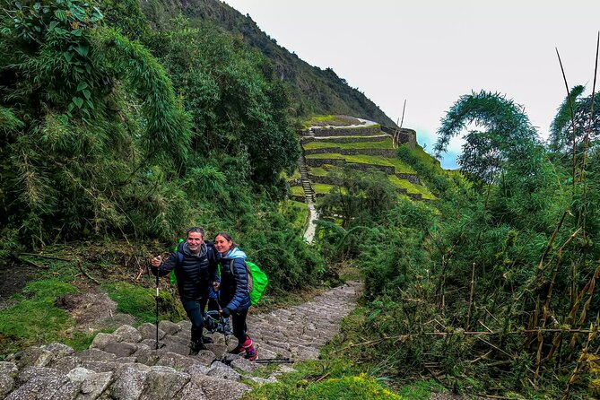 4 Days of Tour and Adventure along the Inca Trail - Guides, group size, and the style of service