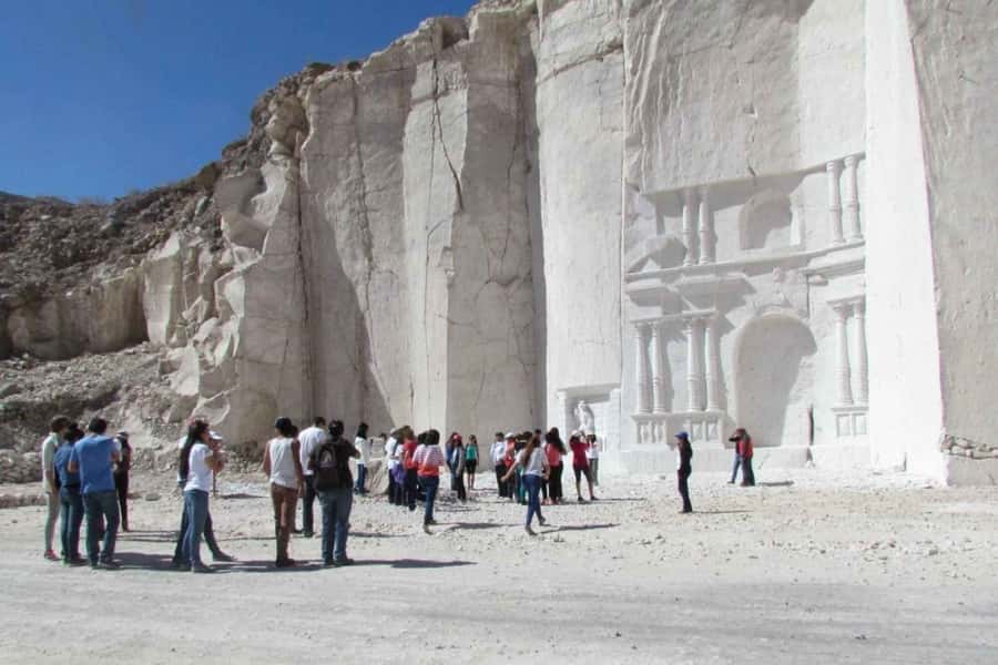 4-hour excursion: Sillar Route with Hiking in Culebrillas - The first viewpoint: volcanoes and the Chilina Valley