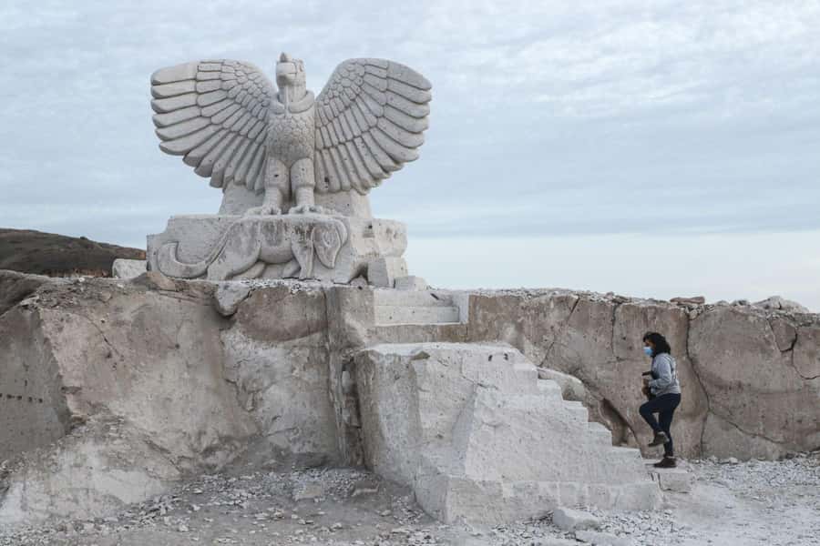 4 hours Tour: Route of Sillar with Trek in Culebrillas - Añashuayco Quarry and the Mega Carving