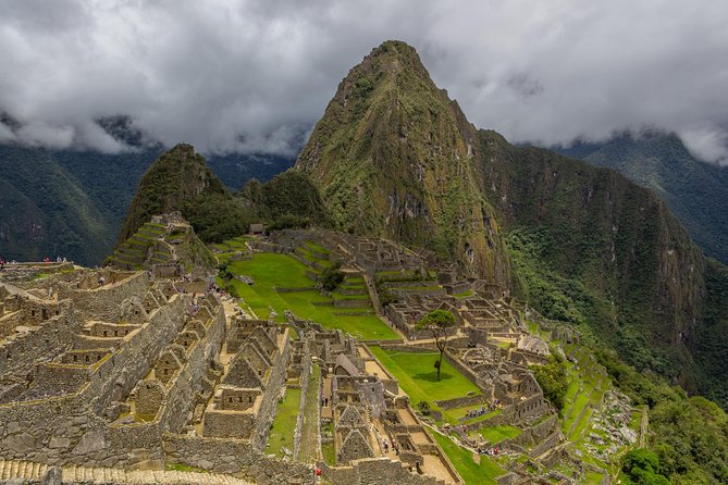 5-Day Treasures of Cusco and Machupicchu - Day One: Cusco Cathedral and the Inca Stones