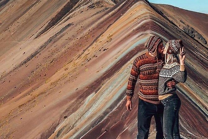 7 Colors Mountain Tour: Explore the Magic of Vinicunca in 1 Day - The Vinicunca stop: two hours with the mountain