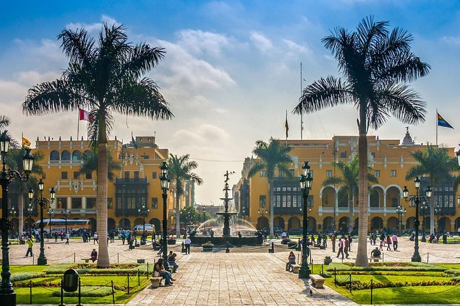 A Journey Through Time: Lima's Historic Center & Catacombs Tour - Starting at Parque del Amor in Miraflores