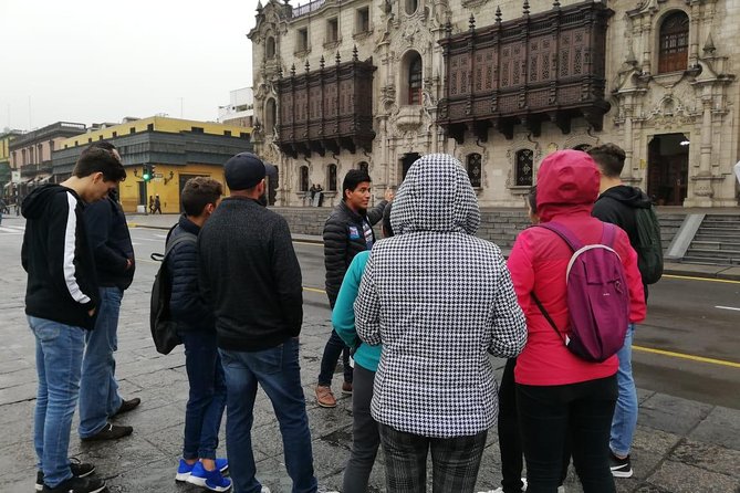 A Journey Through Time: Lima's Historic Center & Catacombs Tour - Chocolate, cocoa, and a taste of Peru
