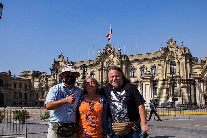 A Journey Through Time: Lima's Historic Center & Catacombs Tour - Seeing Huaca Pucllana from the road