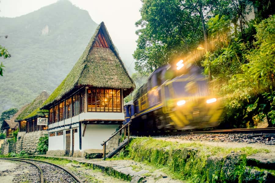 Aguas Calientes: Lunch at Cafe Inkaterra Restaurant - The palm-thatched dining room and Vilcanota River view