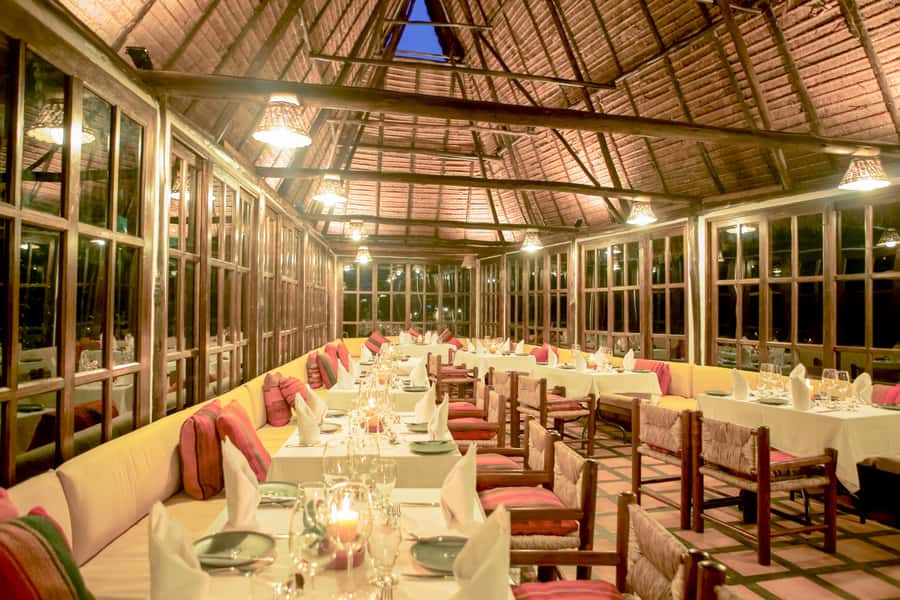 Aguas Calientes: Lunch at Cafe Inkaterra Restaurant - Service and the pace of a two-hour meal