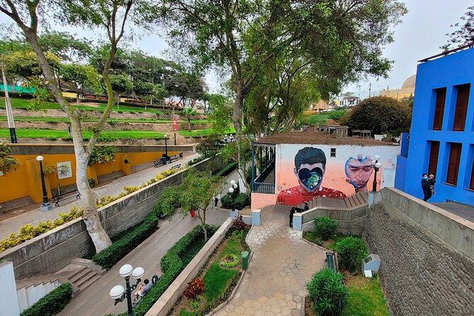 All-Inclusive Highlights of Lima Tour - Barranco’s murals and Bridge of Sighs