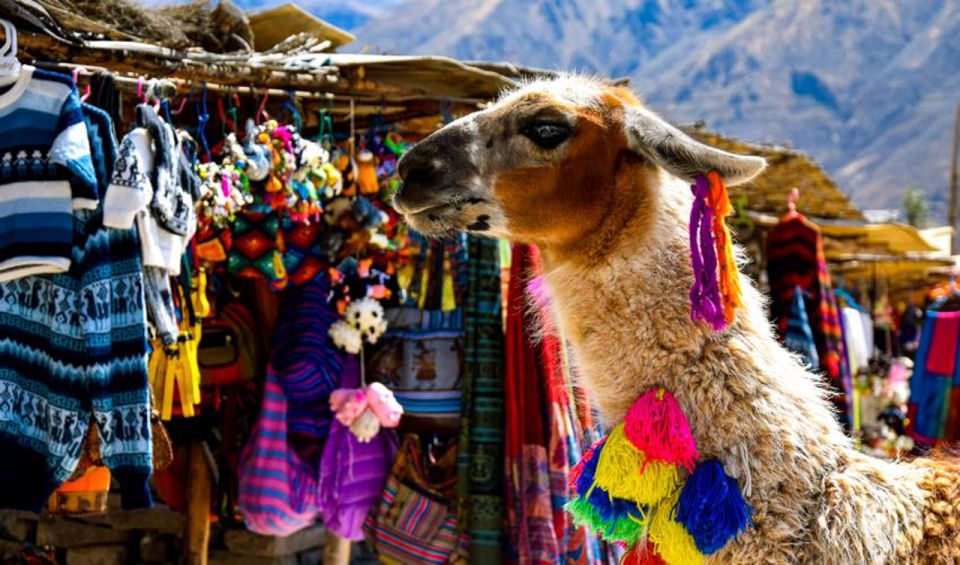 Andes: Colca Canyon Day-Trip - Maca Village and an 18th-century church