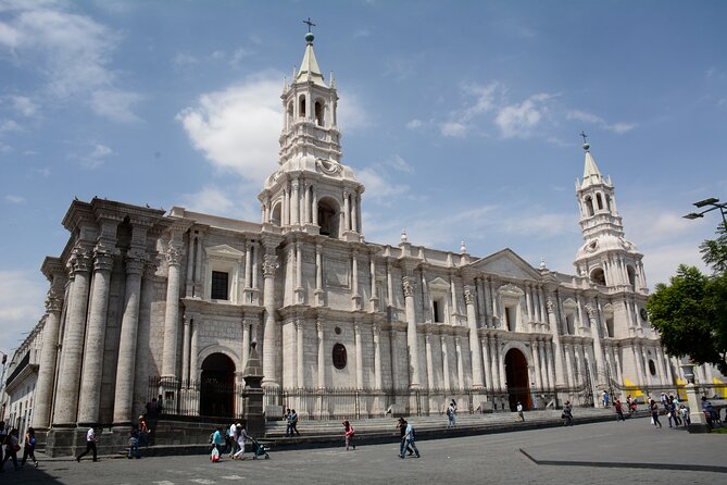 Arequipa Airport Arrival Transfer - A short, direct ride into Arequipa