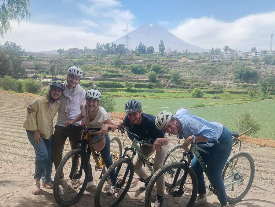 AREQUIPA BIKING CITY TOUR - Puente Chilina and the big photo moments