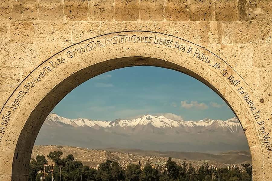 Arequipa: City Tour and Santa Catalina Monastery - Yanahuara and Arequipa from above