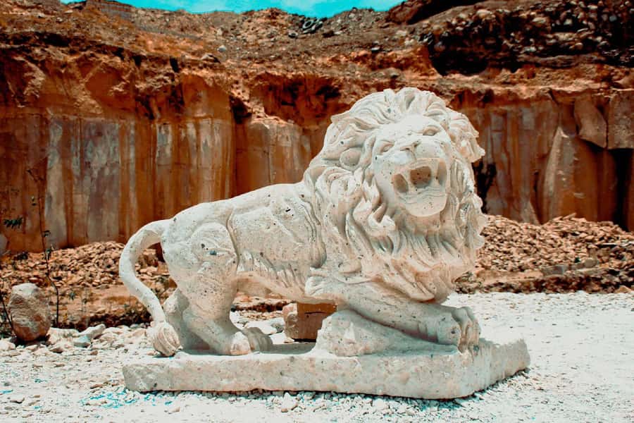 Arequipa | Tour of the Sillar Route + Culebrillas Canyon - Walking through the Sillar Route quarry