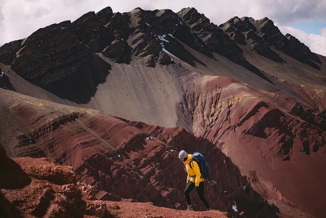 Ausangate Trek to Rainbow Mountain 3 Days - Day three: reaching Vinicunca before the crowds