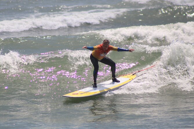 Beginner Surf Lesson in Lima, Perú - The instructors make the difference