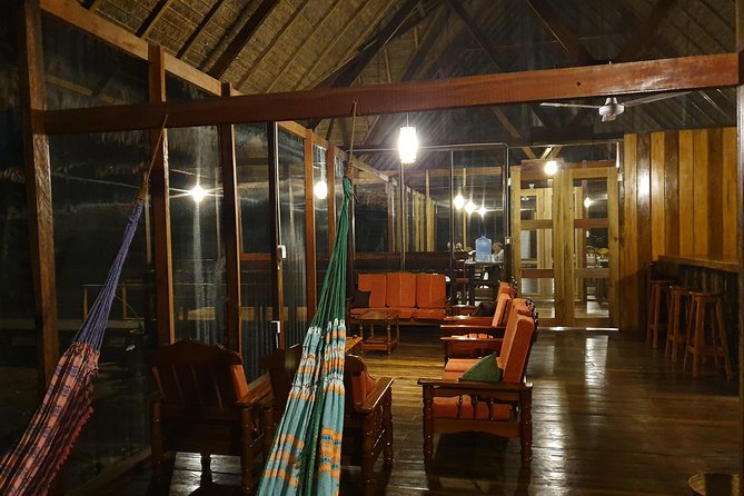 Best of Tambopata 3 nights by JunglePro - Day 2: The 4 a.m. run to Chuncho Macaw Clay Lick