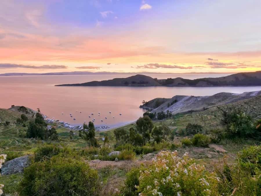 Bolivia: Full day to Copacabana & Isla del Sol - Crossing from Peru into Bolivia at Cassani